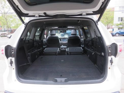 Used 2015 Toyota Highlander Limited w/ Driver Technology Package AWD/4WD image 27