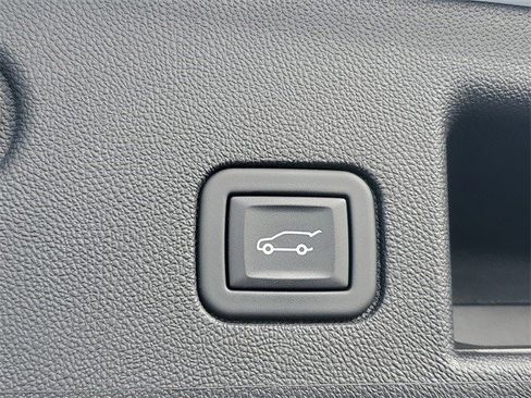 Certified 2023 Chevrolet Equinox RS image 8