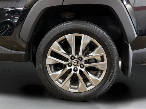 Used 2022 Toyota RAV4 XLE Premium FWD image 28
