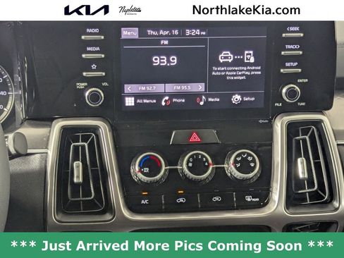 Used 2023 Kia Sorento LX image 18