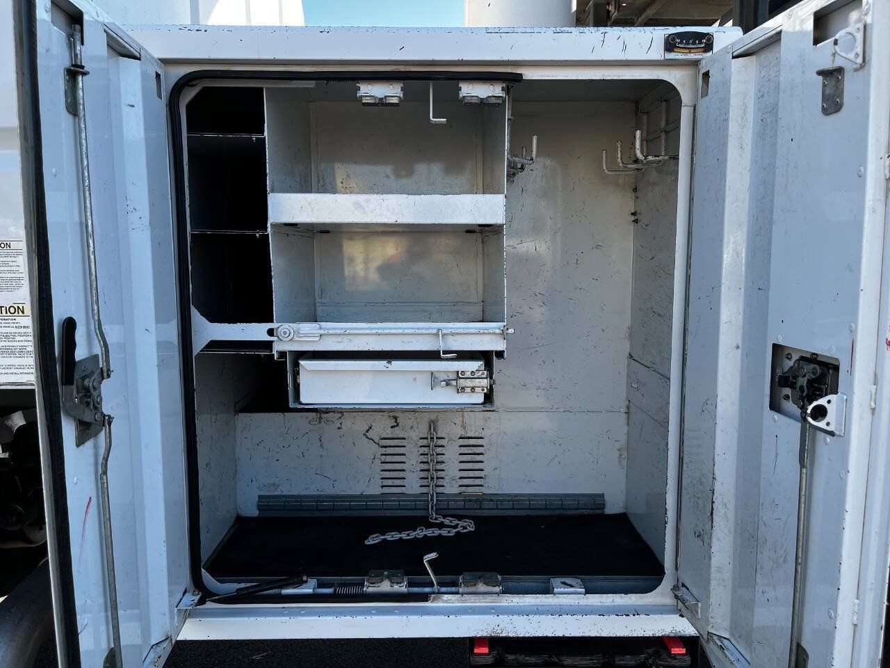Used 2013 Ford F750 2WD Regular Cab Super Duty image 16