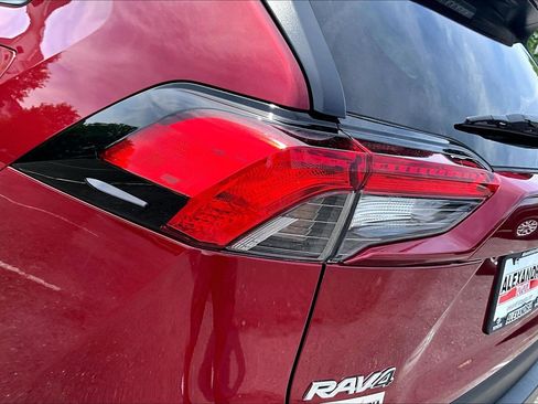 Used 2025 Toyota RAV4 XLE image 27