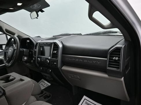 Used 2019 Ford F350 XLT w/ XLT Premium Package AWD/4WD image 8