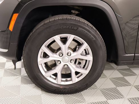 Used 2022 Jeep Grand Cherokee L Limited RWD image 19