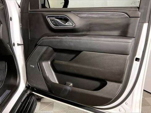 Used 2021 GMC Yukon SLT w/ SLT Premium Package image 19