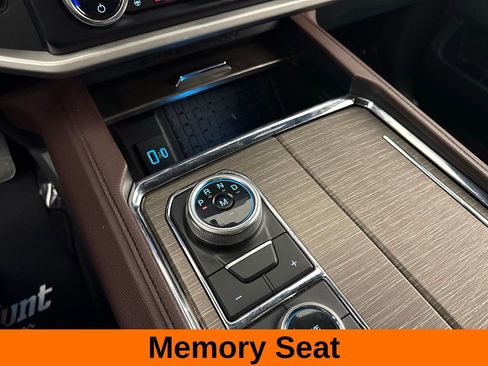 Used 2024 Ford Expedition Limited image 19