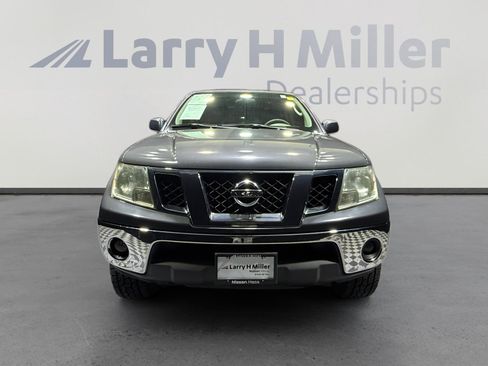 Used 2010 Nissan Frontier SE image 8