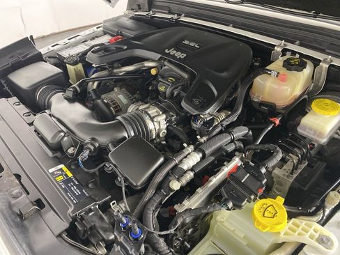 Used 2019 Jeep Wrangler Unlimited Sport S image 36