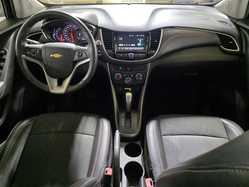 Used 2017 Chevrolet Trax LT w/ LT Convenience Package image 14