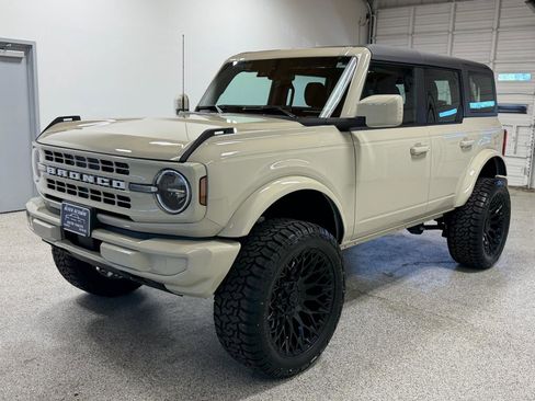 Used 2025 Ford Bronco 4-Door image 8