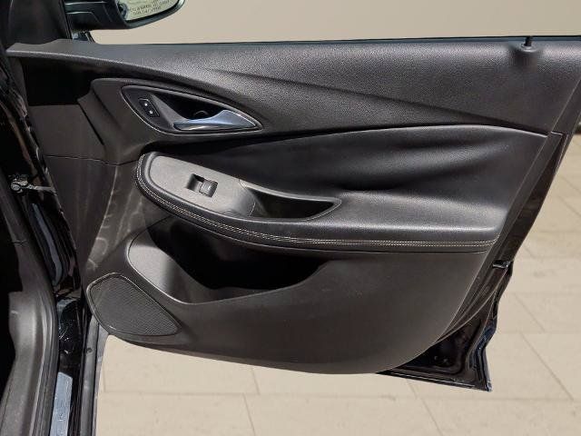 Used 2021 Buick Encore GX Essence FWD image 21