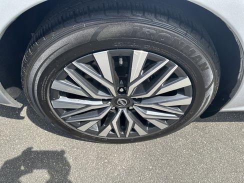 Used 2024 Nissan Altima 2.5 SV image 28