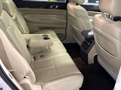 Used 2013 Lincoln MKT AWD image 15