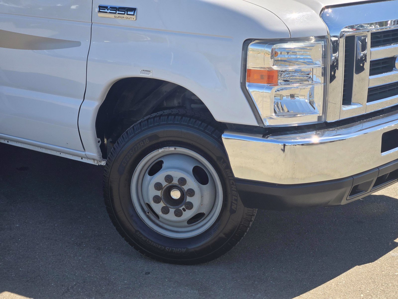 Used 2018 Ford E-350 and Econoline 350 Super Duty w/ Motorhome Prep Package RWD image 9