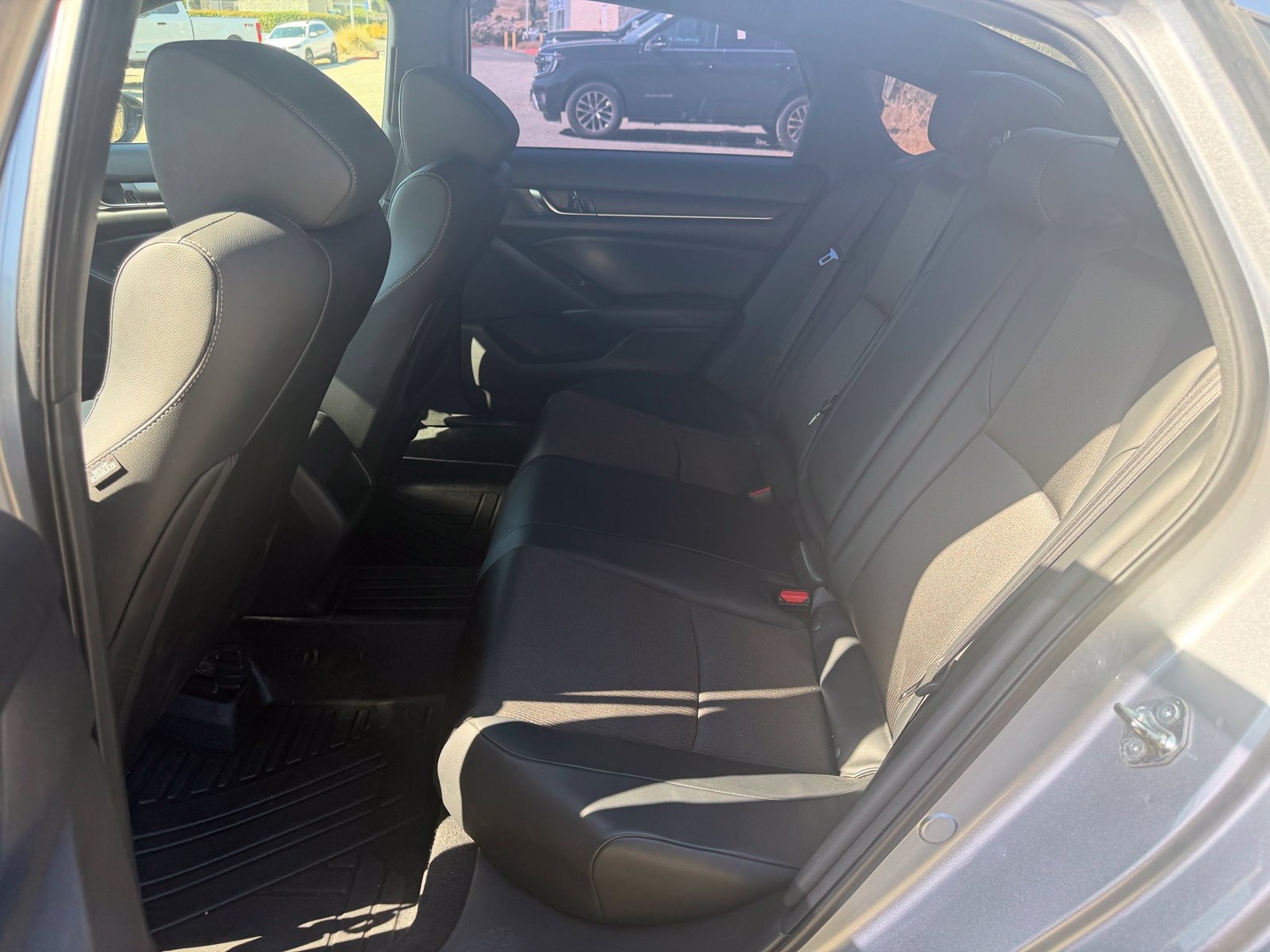 Used 2018 Honda Accord Sport image 12