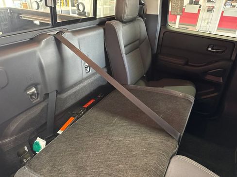Used 2024 Nissan Frontier SV w/ Technology Package RWD image 25