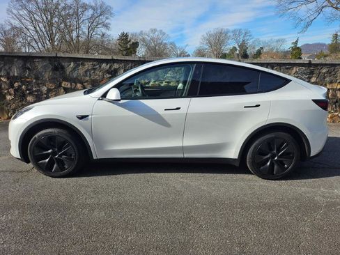 Used 2025 Tesla Model Y Long Range image 7