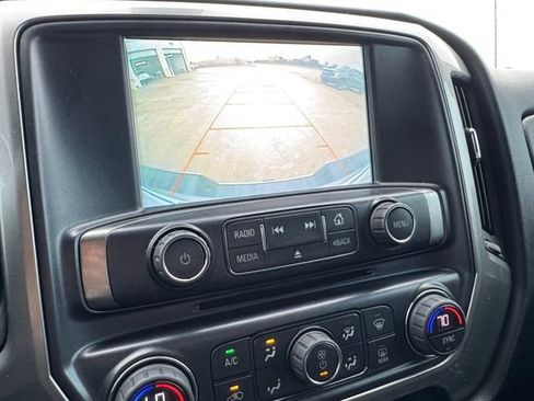 Used 2018 Chevrolet Silverado 1500 LT w/ LT Eassist Package image 9