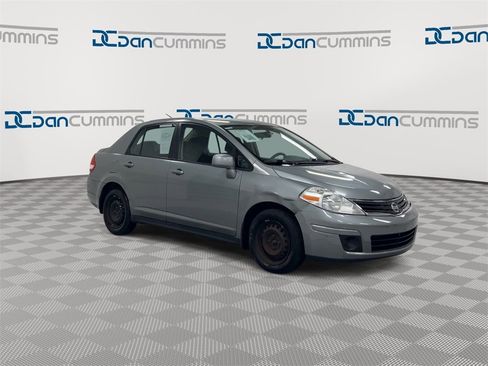Used 2010 Nissan Versa 1.8 S w/ PWR Plus Pkg image 2