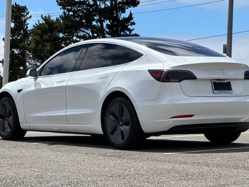 Used 2020 Tesla Model 3 Standard Range Plus RWD image 3