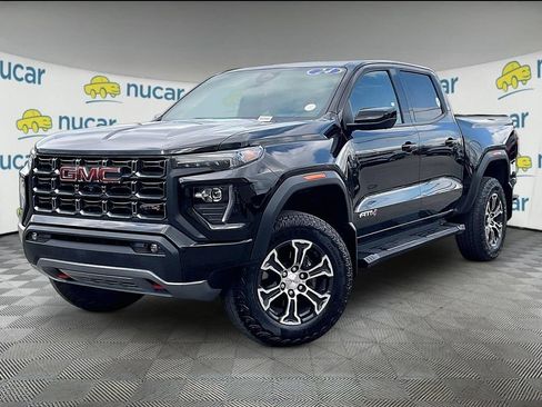 Used 2024 GMC Canyon AT4 w/ AT4 Premium Package AWD/4WD image 3