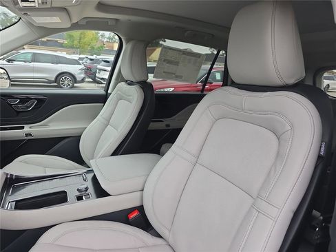 New 2026 Lincoln Aviator Reserve image 19