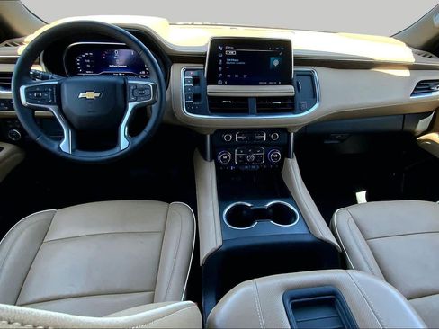 Used 2023 Chevrolet Tahoe Premier AWD/4WD image 16