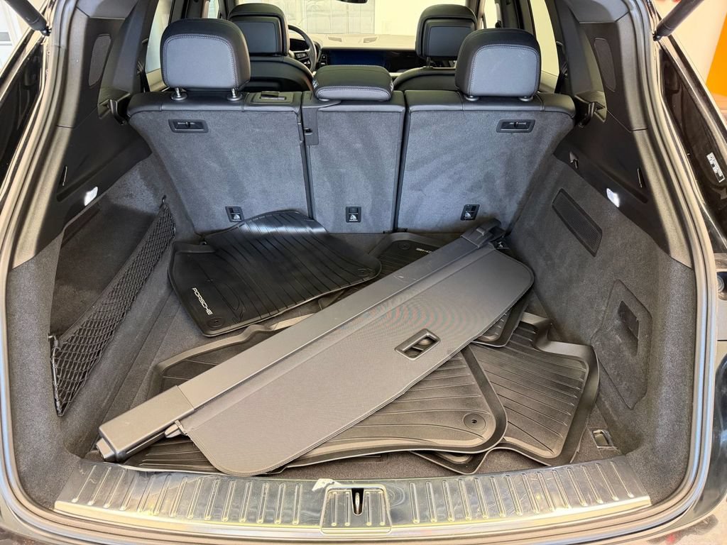 Certified 2025 Porsche Cayenne S AWD/4WD image 8