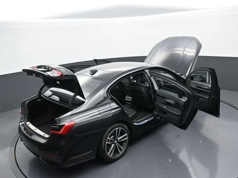 Used 2022 BMW 740i xDrive w/ M Sport Package image 45