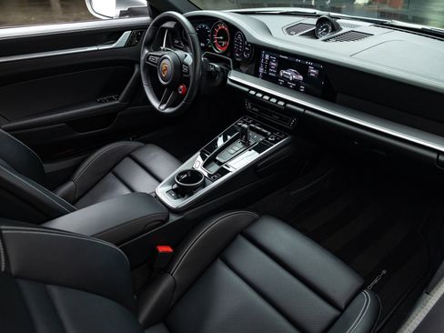 Used 2020 Porsche 911 Carrera image 28