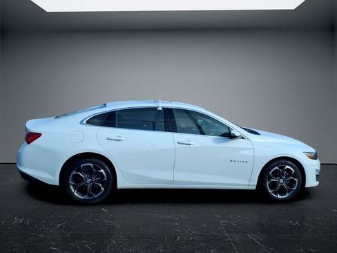 Used 2024 Chevrolet Malibu LT FWD image 2