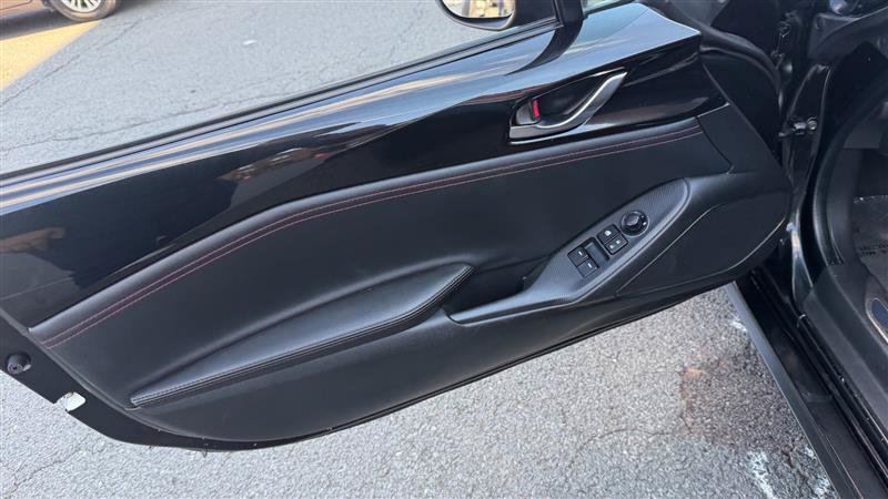 Used 2018 MAZDA MX-5 Miata Club RWD image 15
