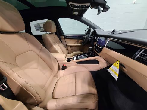 New 2026 Porsche Macan image 29