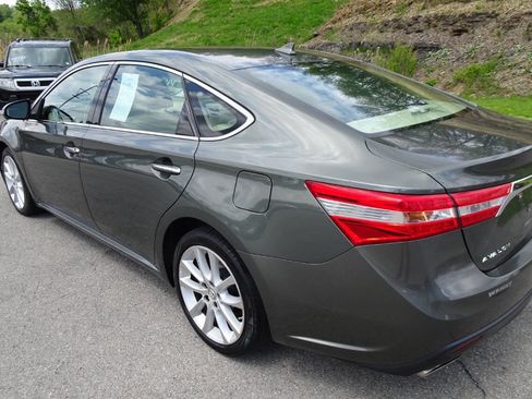 Used 2013 Toyota Avalon Limited FWD image 8
