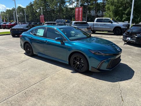 New 2026 Toyota Camry SE FWD image 9