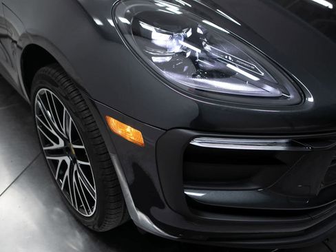 Certified 2026 Porsche Macan AWD/4WD image 12