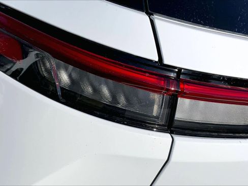 New 2025 Jeep Grand Cherokee Altitude image 14