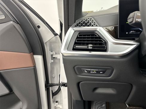 New 2026 BMW X5 xDrive50e AWD/4WD image 31