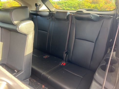 Used 2022 Toyota Highlander XLE image 29