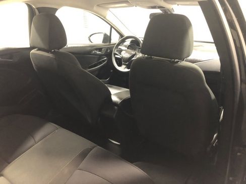 Used 2018 Chevrolet Cruze LS image 11