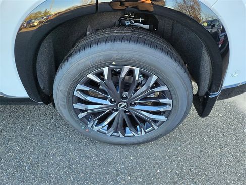 New 2025 Nissan Rogue Platinum w/ Platinum Premium Package image 5