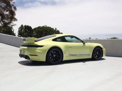 Certified 2025 Porsche 911 Carrera T RWD image 8