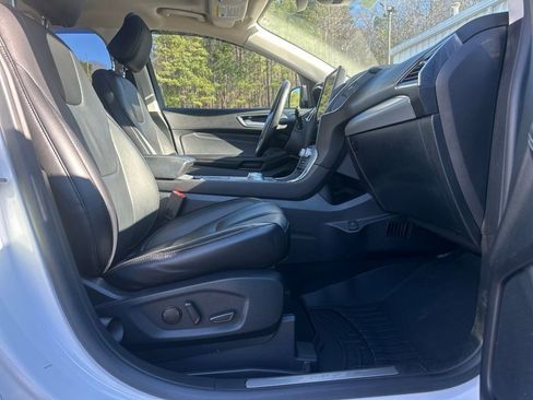 Used 2021 Ford Edge Titanium image 20