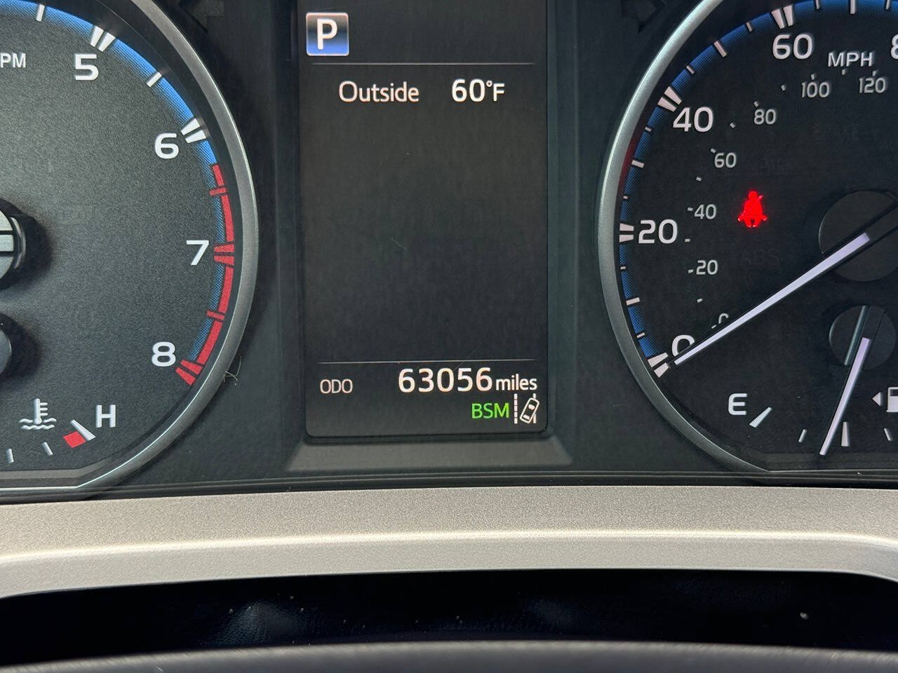 Used 2018 Toyota RAV4 XLE w/ Plus Extra Value Package AWD/4WD image 15