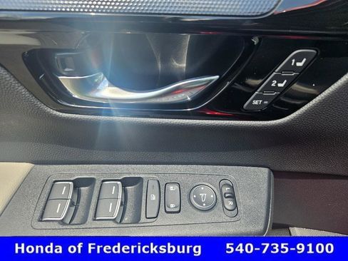 Used 2026 Honda CR-V EX-L image 17