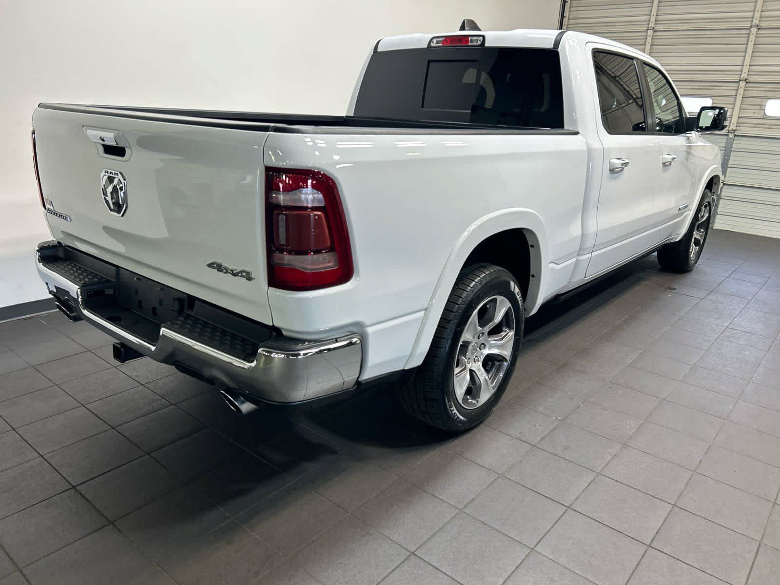 Used 2021 RAM 1500 Laramie AWD/4WD image 3