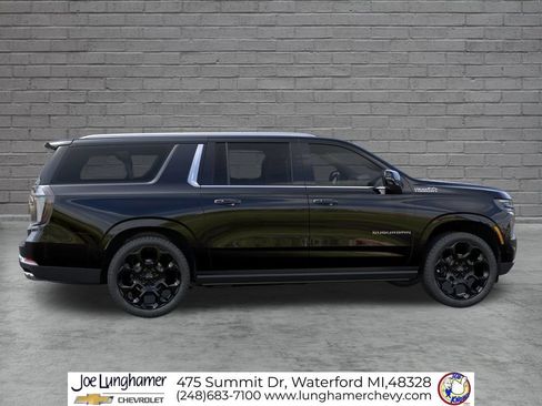 New 2026 Chevrolet Suburban High Country AWD/4WD image 6
