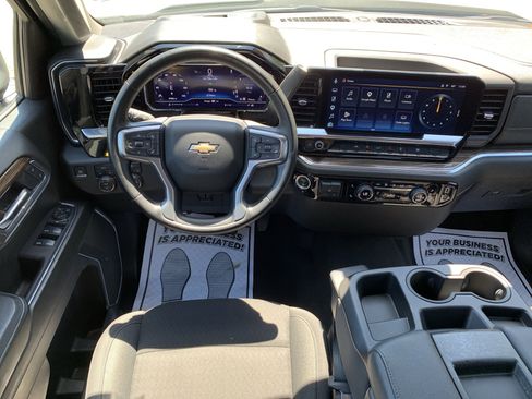 Used 2025 Chevrolet Silverado 1500 LT AWD/4WD image 31