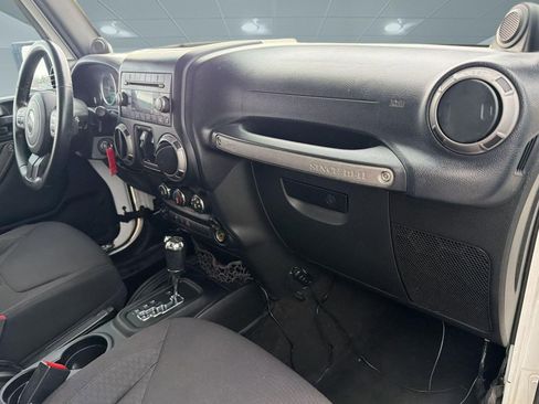 Used 2013 Jeep Wrangler Unlimited Sport image 21