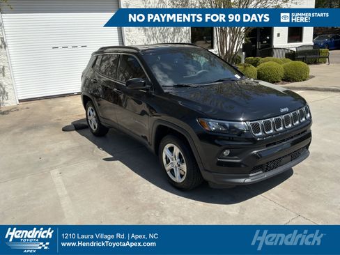 Used 2024 Jeep Compass Latitude w/ Convenience Group AWD/4WD image 1